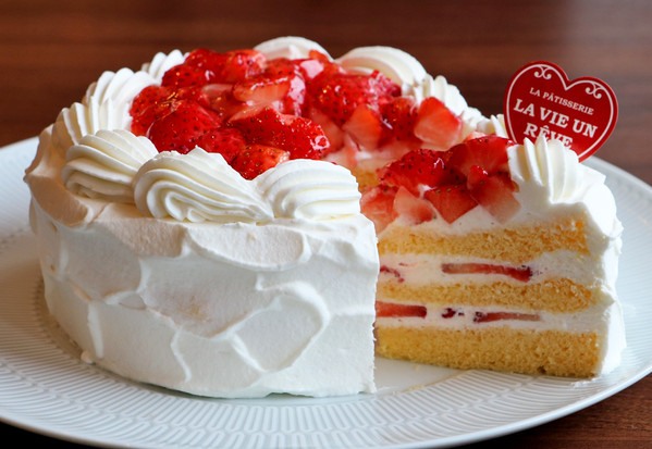 記念日やお祝いに おとりよせの常識を覆す 苺ショートケーキ おいしいマルシェ Powered By おとりよせネット