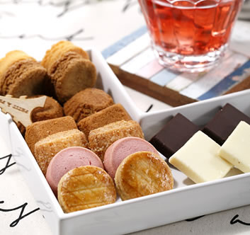 プティ・タ・プティ Sボックス 26コ入り
アンリ・シャルパンティエ