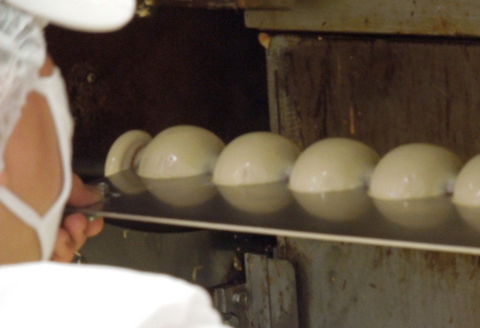 てまりん　焼いているところ