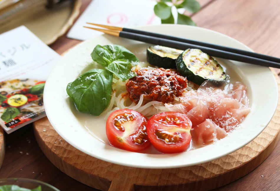 ［東京冷麺］トマトバジル冷麺2食入り　冷麺ダイニングつるしこ　夏にピッタリ