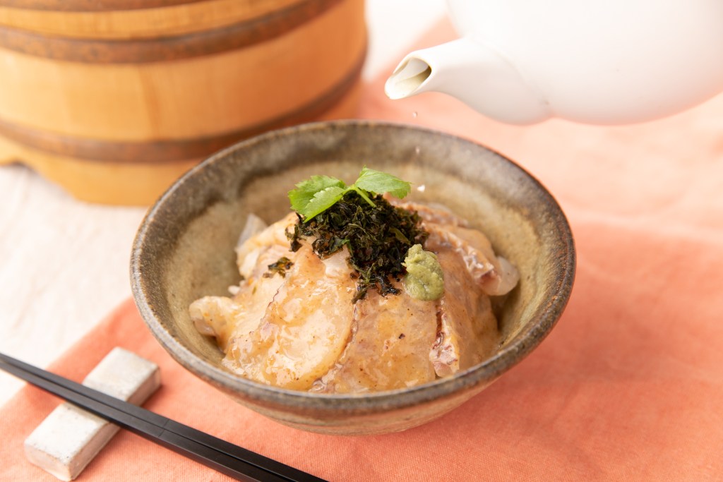 玄界灘の天然真鯛　アキラの鯛茶