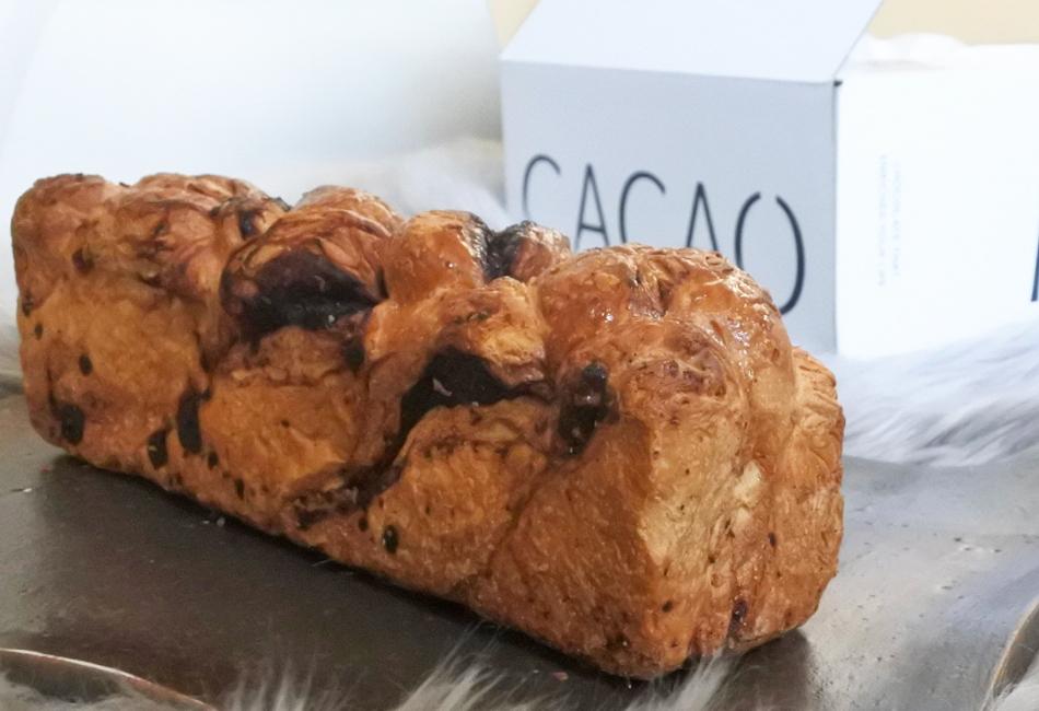 チョコレートクロワッサン食パン「バブカ」　MAISON CACAO（チョコレートバンク）