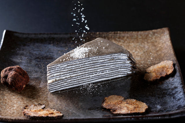 甘くない「大人のミルクレープ」～nero～／ミヤシタフーズ