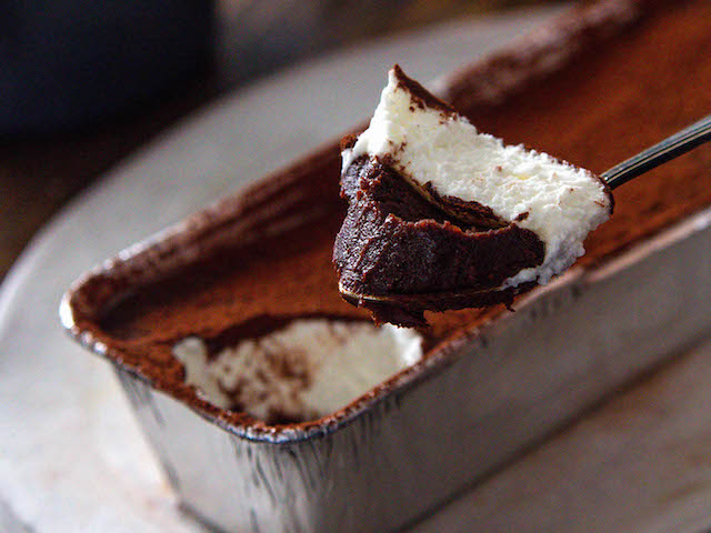 とろ生ガトーショコラwithホイップ toroa(トロア)