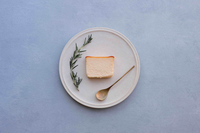 嵯峨(水尾の実生柚子と西京味噌のチーズテリーヌ）／京峰石