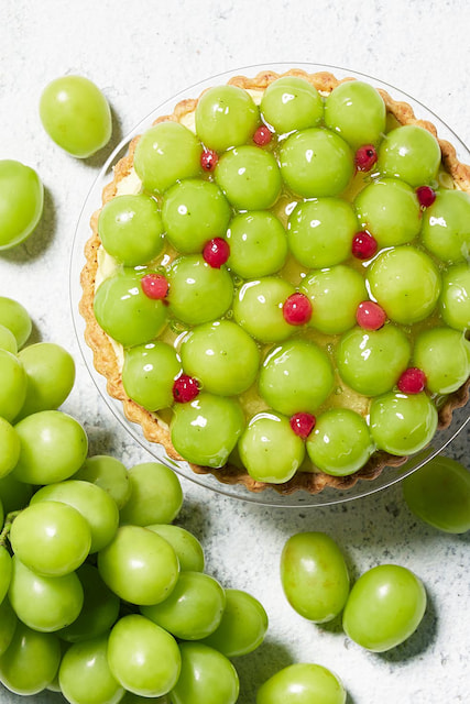 香川県産大粒シャインマスカットのタルト／かにわしタルト店
