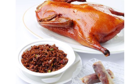 北京ダック2本と鴨肉入りたまり醤油の五目炒飯セット　中国飯店