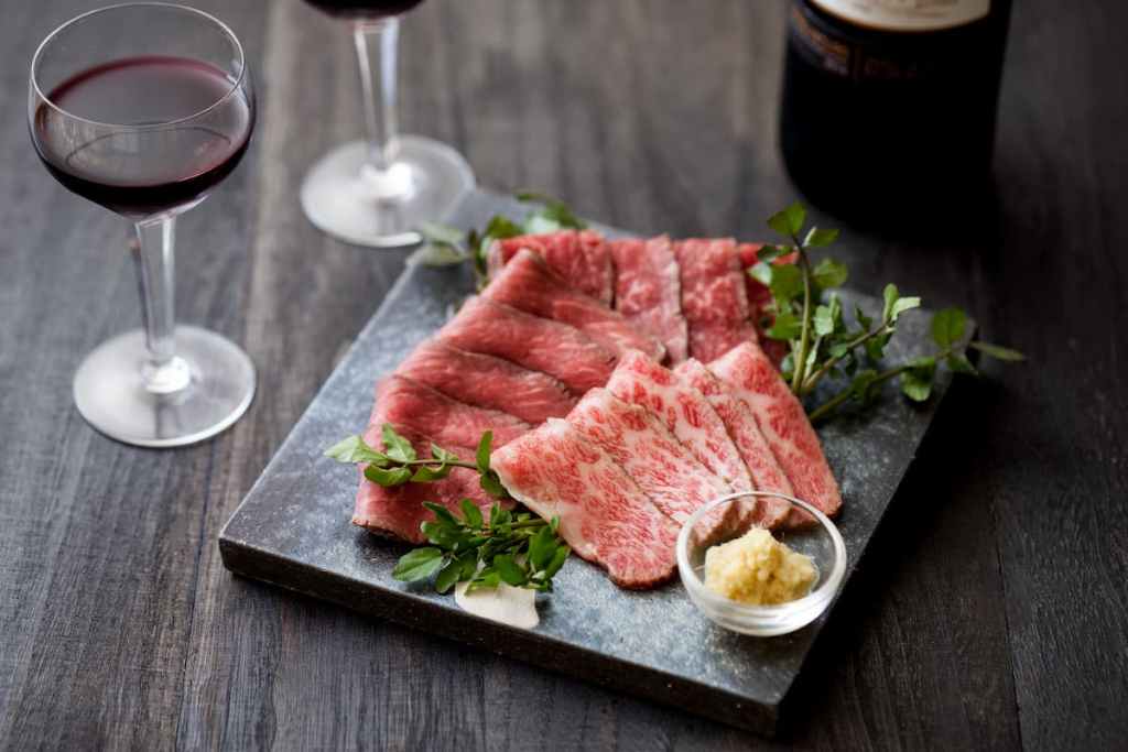 近江牛特選和風とろ生ローストビーフ （トロ赤身合計250gセット）【化粧箱入】／近江牛通販かねきち