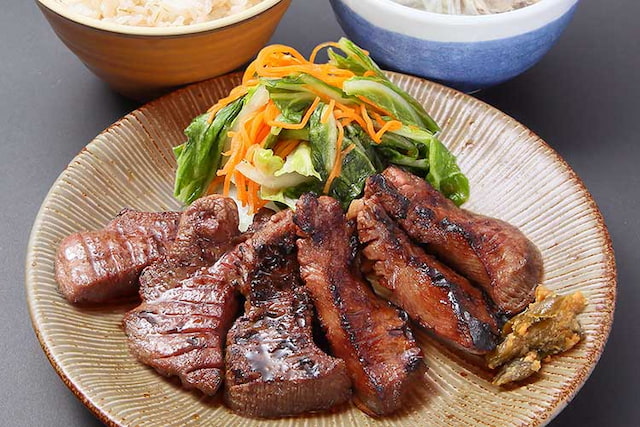 杜の都仙台名物肉厚牛たん塩味500g／かたい信用やわらかい肉「肉のいとう」