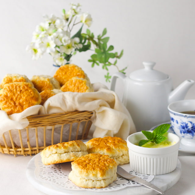 【英国アフタヌーンティー】しっとりスコーンとクロテッドクリームセット／ダイニングプラス