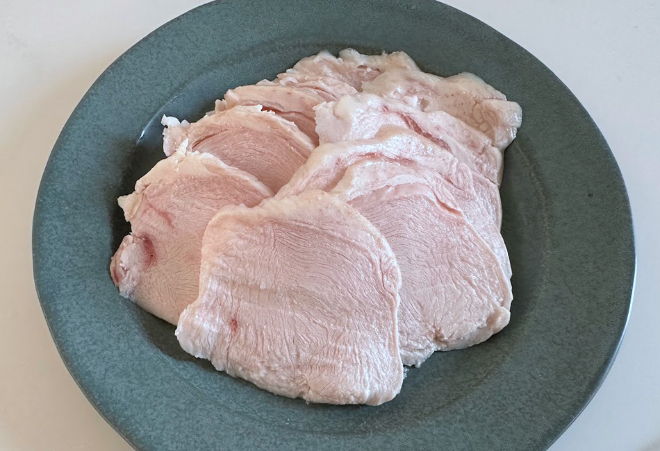 ホワイトチキン（サラダチキン）2㎏　いちまる厨房　世界の地方料理　スライスしたもの