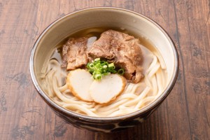 うるまるそば（沖縄そば）　EVERY MEAL MARKET（エブリミールマーケット）